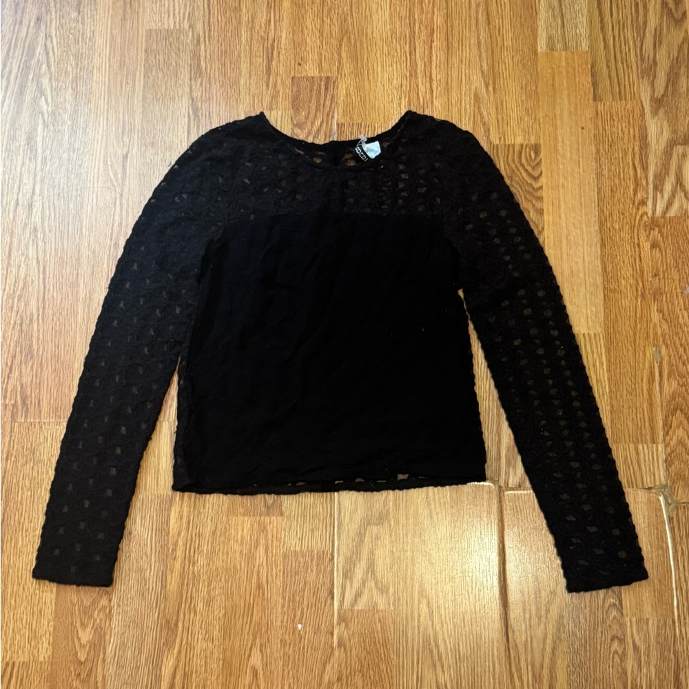 H&M black long sleeve top with lace and floral sleeves and back